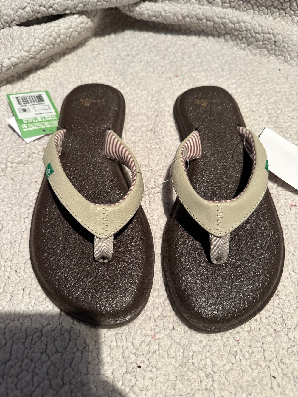 BRAND NEW Sanuk - Yoga Chakra Flip Flops